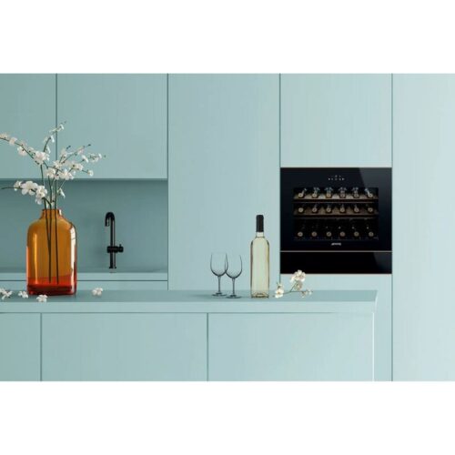 Ảnh thực tế tủ rượu Smeg CVI621RWNR3 535.14.571